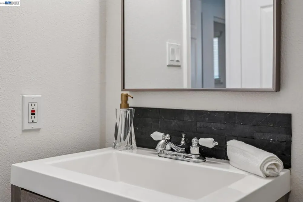 8110 Arroyo Dr Pleasanton, CA 94588