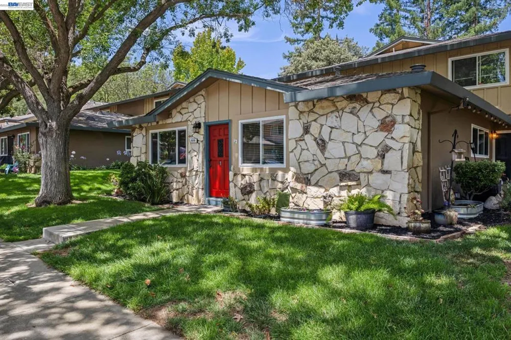 8110 Arroyo Dr Pleasanton, CA 94588