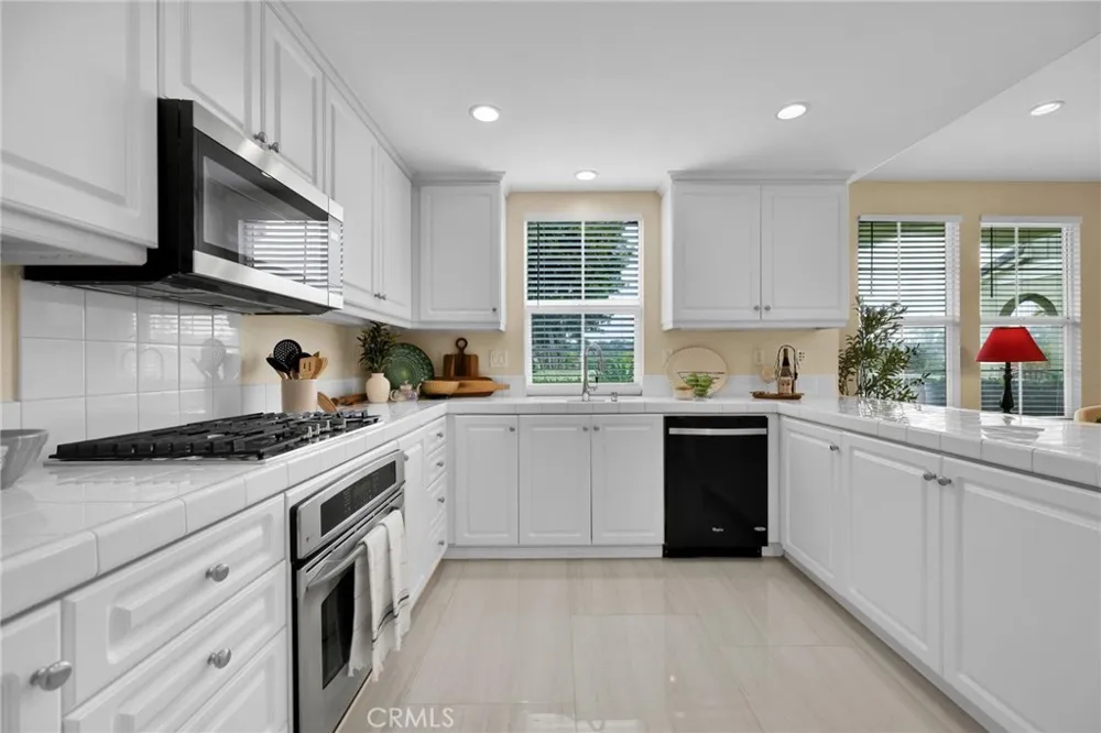 56 Glenalmond Ladera Ranch, CA 92694