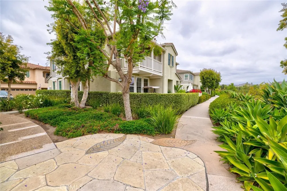 56 Glenalmond Ladera Ranch, CA 92694