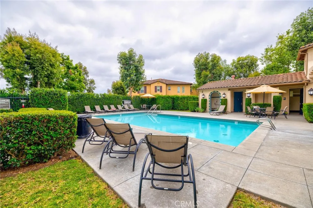 56 Glenalmond Ladera Ranch, CA 92694