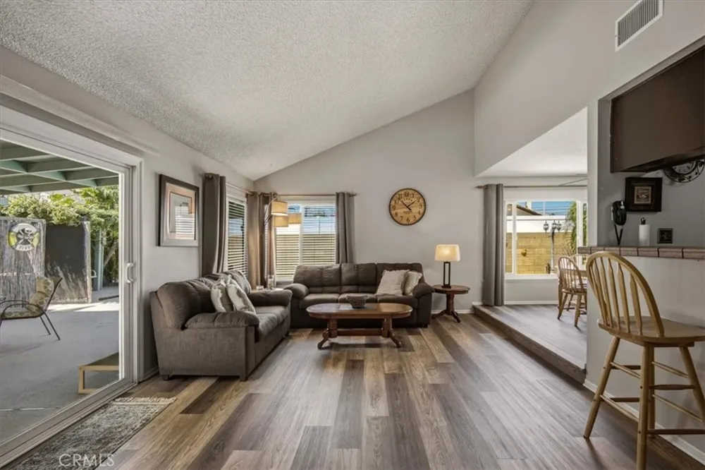 12206 Abacherli Chino, CA 91710