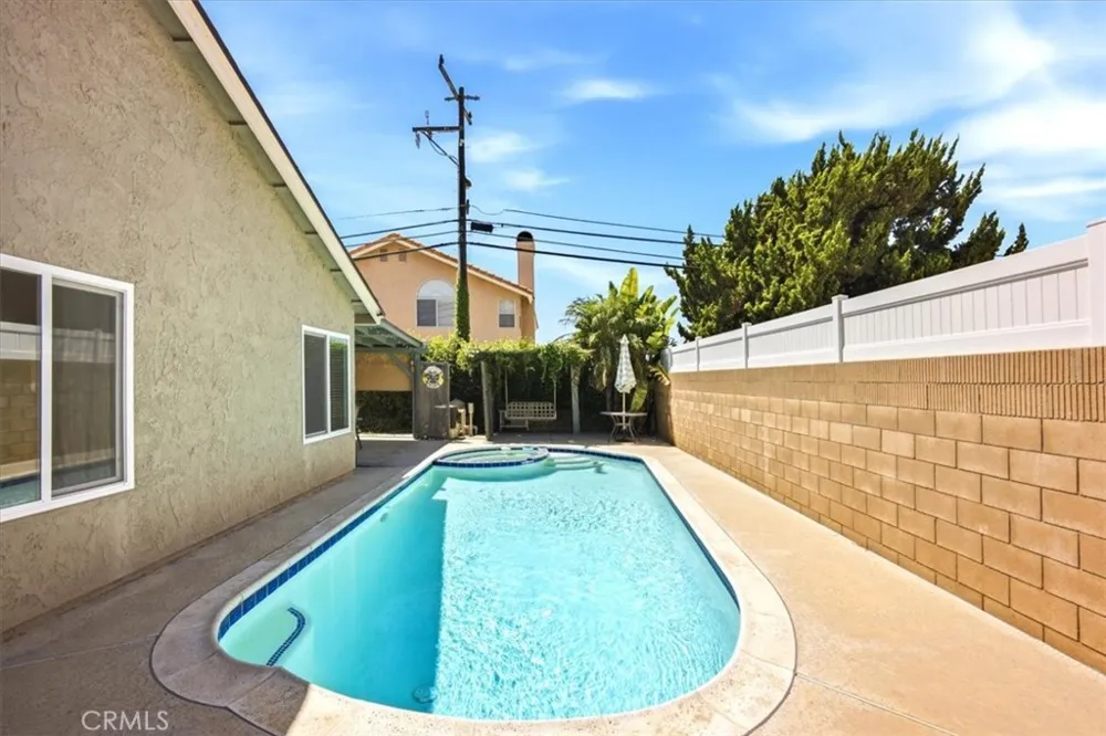 12206 Abacherli Chino, CA 91710