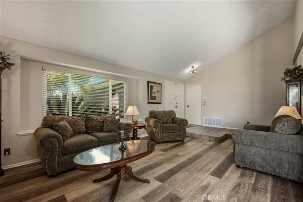 12206 Abacherli Chino, CA 91710