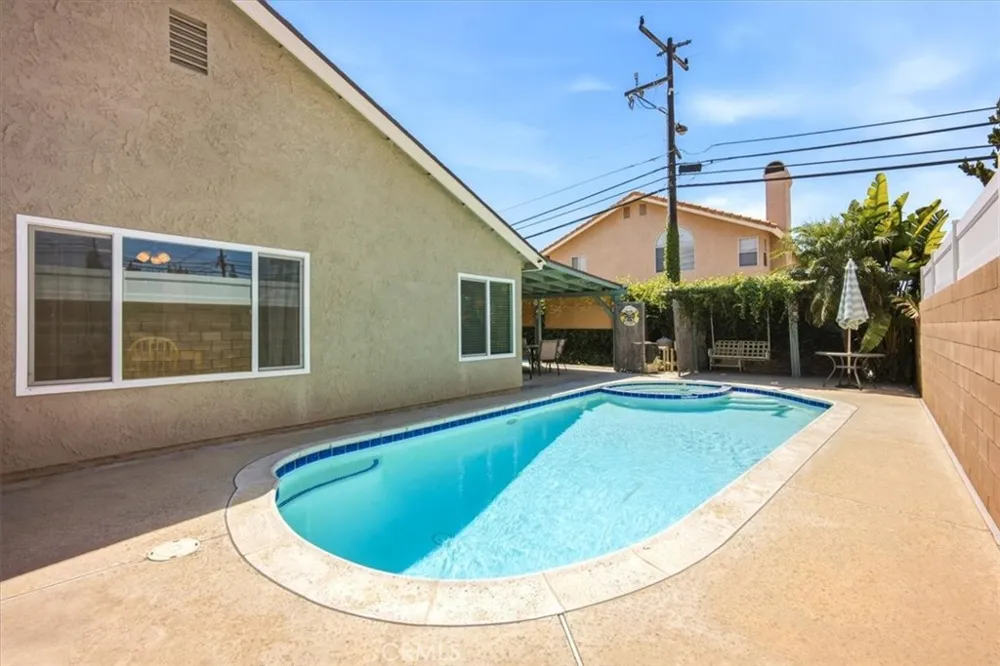 12206 Abacherli Chino, CA 91710