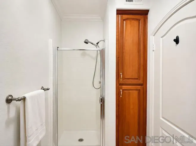 6371 Paseo Corono Carlsbad, CA 92009