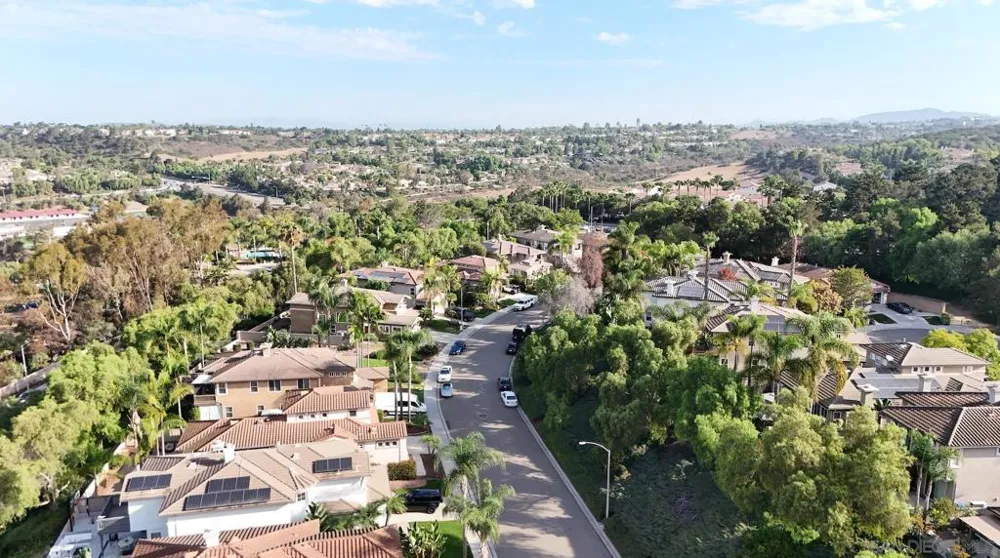 6371 Paseo Corono Carlsbad, CA 92009