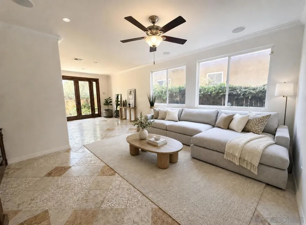 6371 Paseo Corono Carlsbad, CA 92009
