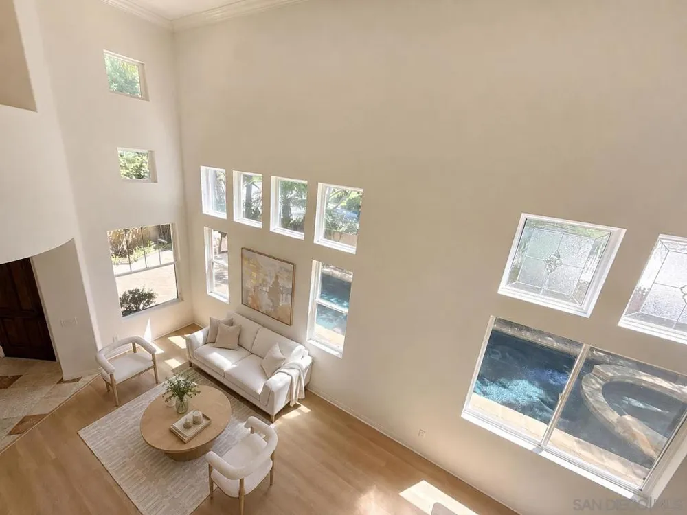 6371 Paseo Corono Carlsbad, CA 92009