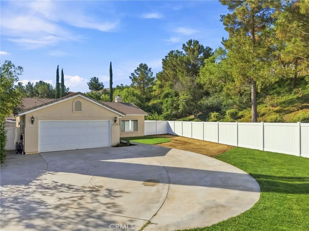 19735 Skyview Court Canyon Country, CA 91351