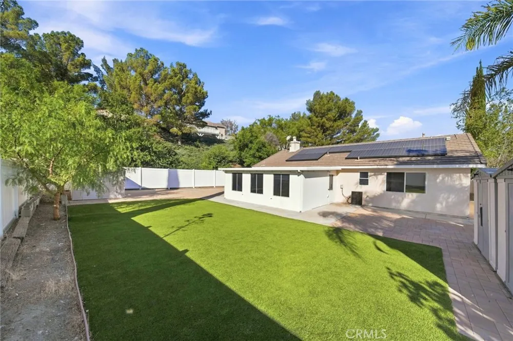 19735 Skyview Court Canyon Country, CA 91351