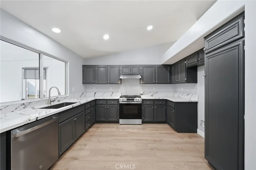 19735 Skyview Court Canyon Country, CA 91351