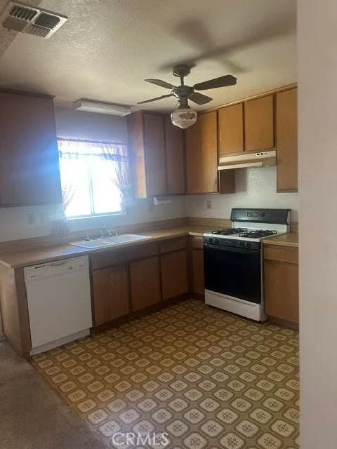 17821 Longmeadow Palmdale, CA 93591