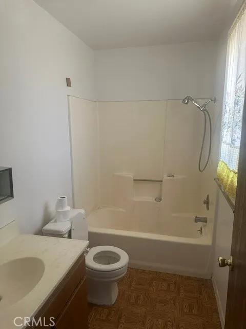17821 Longmeadow Palmdale, CA 93591