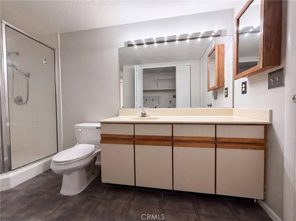 120 Willow Lake Palm Desert, CA 92260
