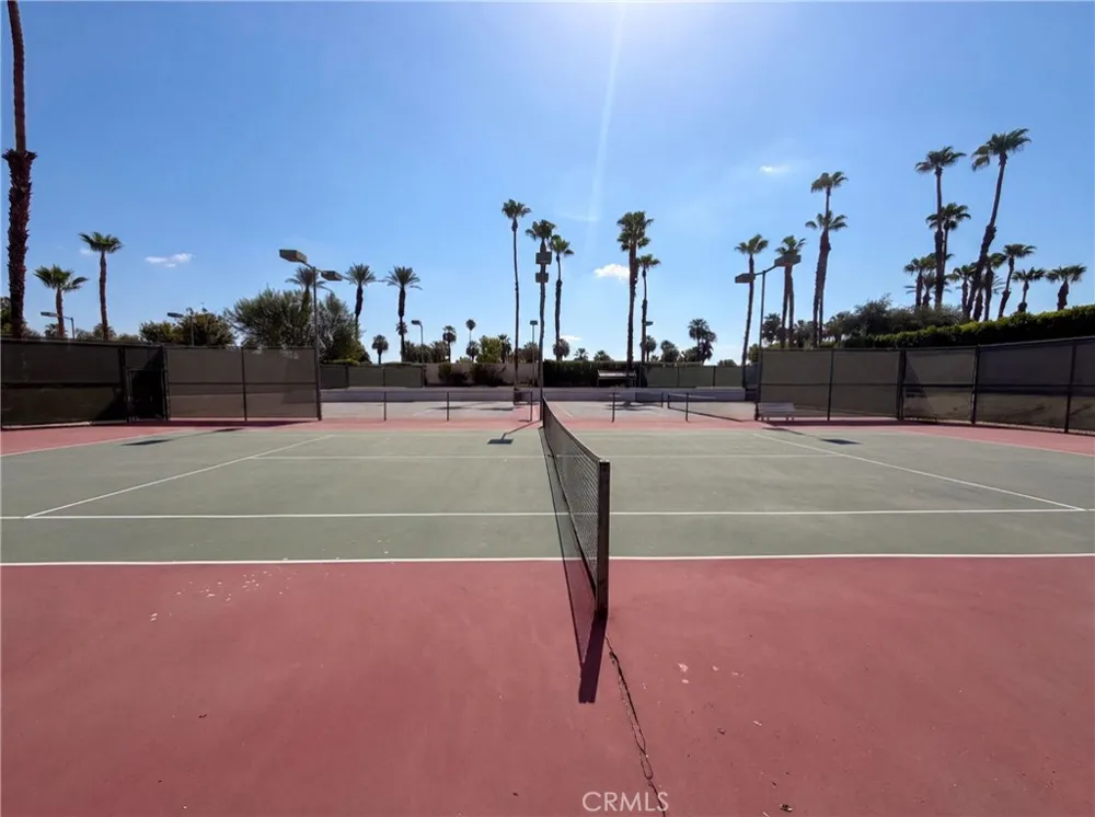 120 Willow Lake Palm Desert, CA 92260