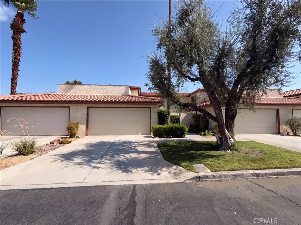 120 Willow Lake Palm Desert, CA 92260