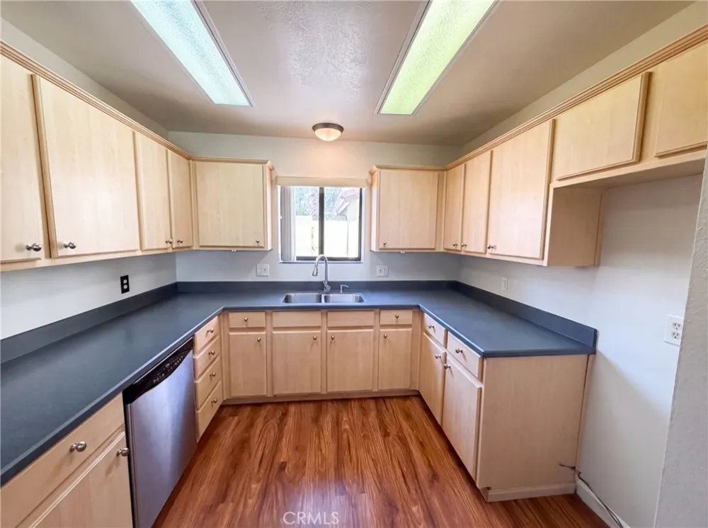 120 Willow Lake Palm Desert, CA 92260
