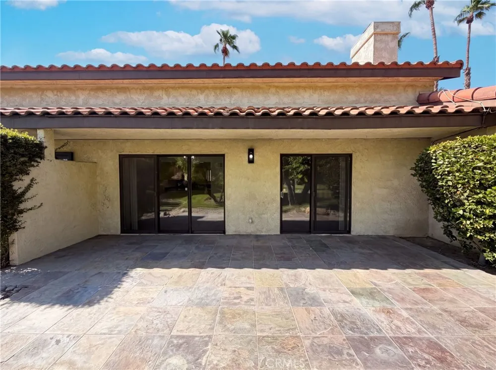 120 Willow Lake Palm Desert, CA 92260