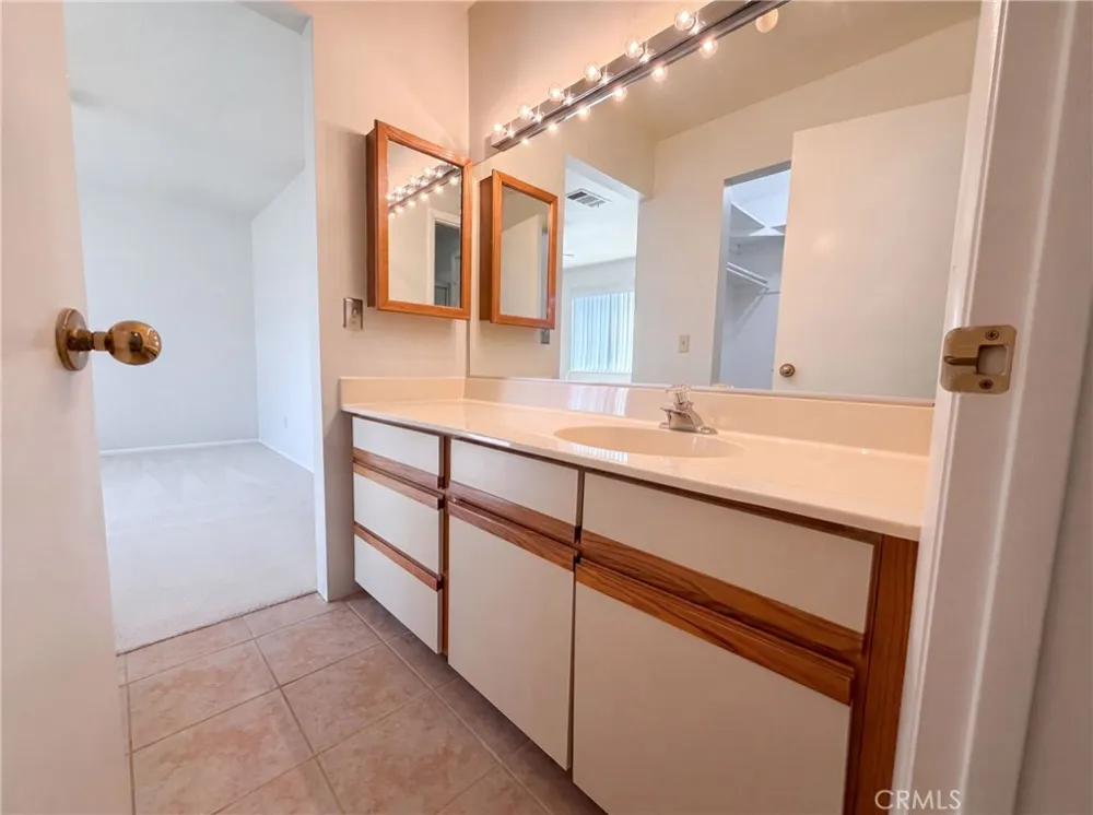 120 Willow Lake Palm Desert, CA 92260