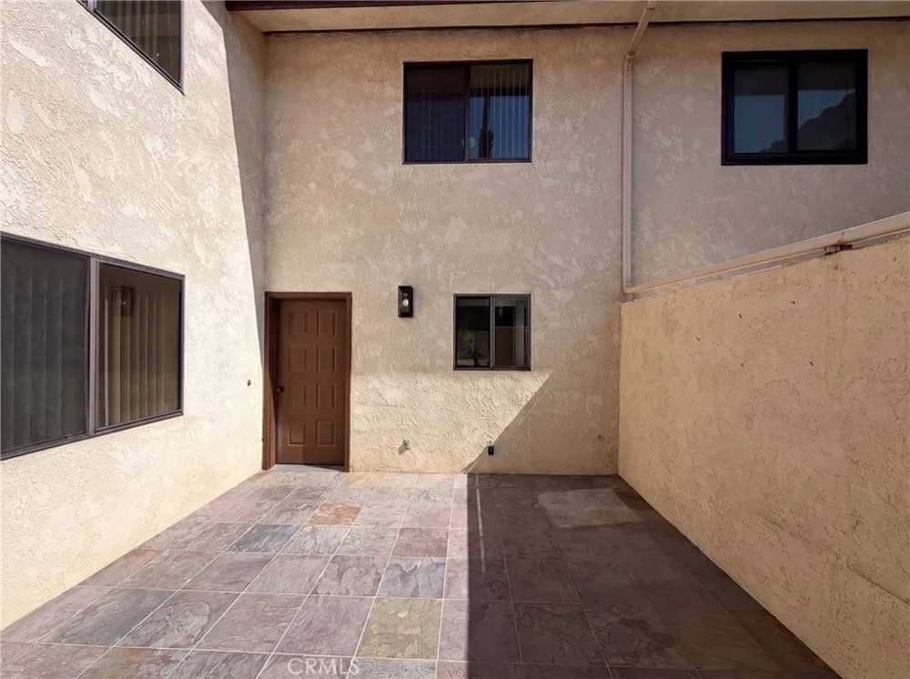 120 Willow Lake Palm Desert, CA 92260