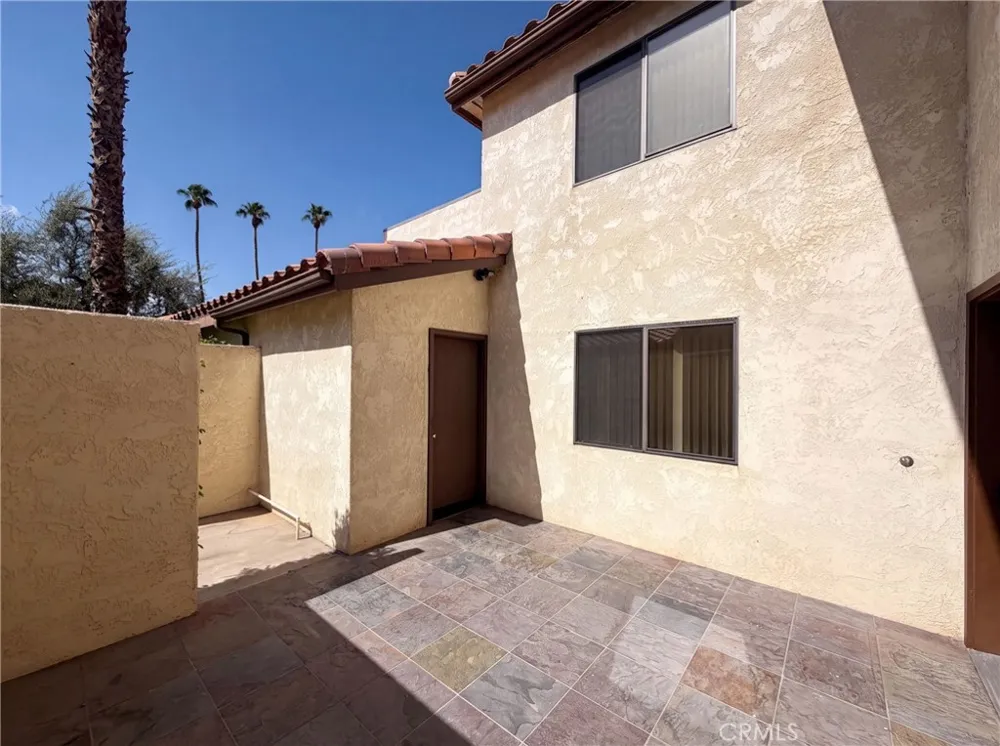 120 Willow Lake Palm Desert, CA 92260