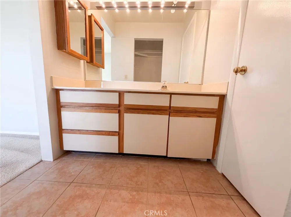 120 Willow Lake Palm Desert, CA 92260