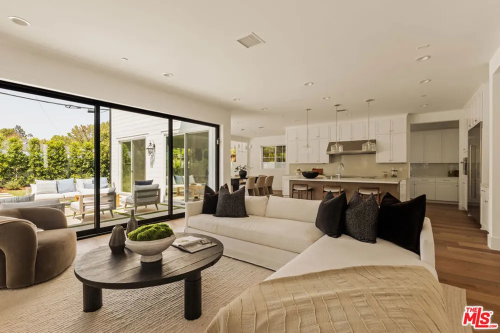 9521 Cattaraugus Avenue Los Angeles, CA 90034