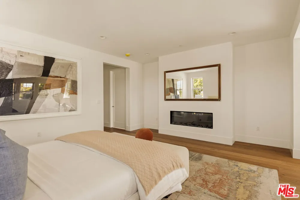 9521 Cattaraugus Avenue Los Angeles, CA 90034