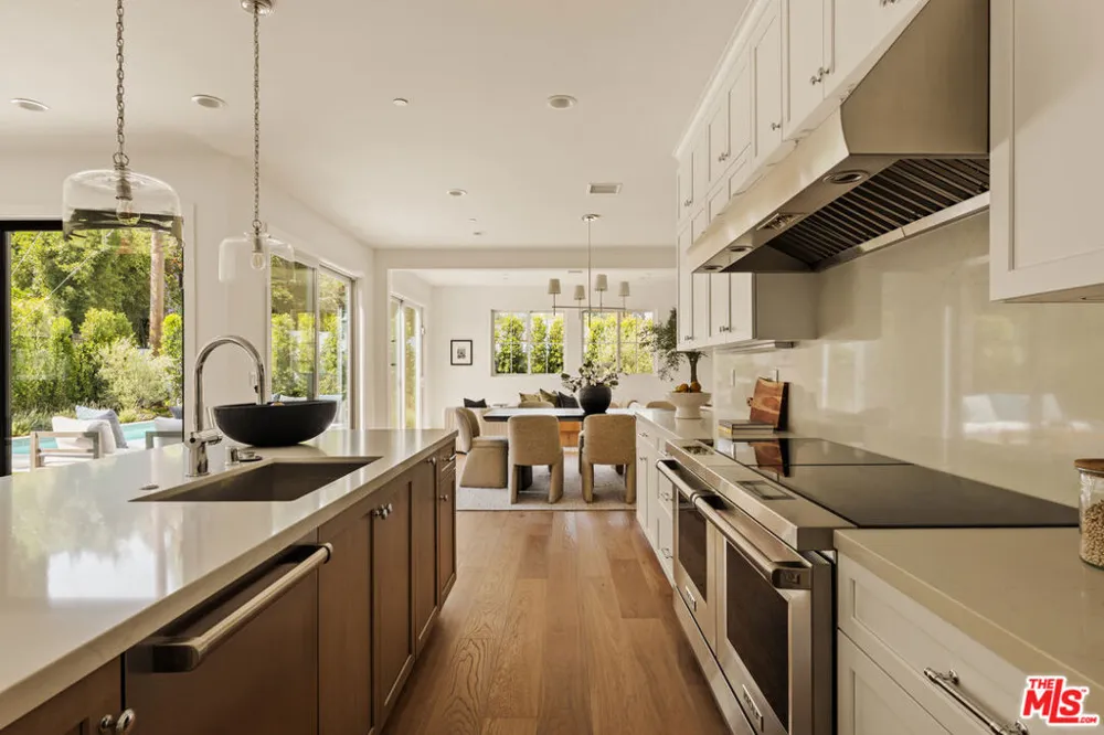 9521 Cattaraugus Avenue Los Angeles, CA 90034