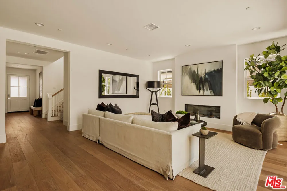 9521 Cattaraugus Avenue Los Angeles, CA 90034