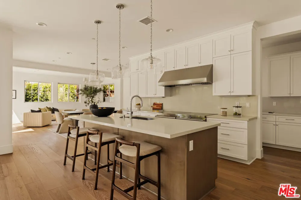 9521 Cattaraugus Avenue Los Angeles, CA 90034