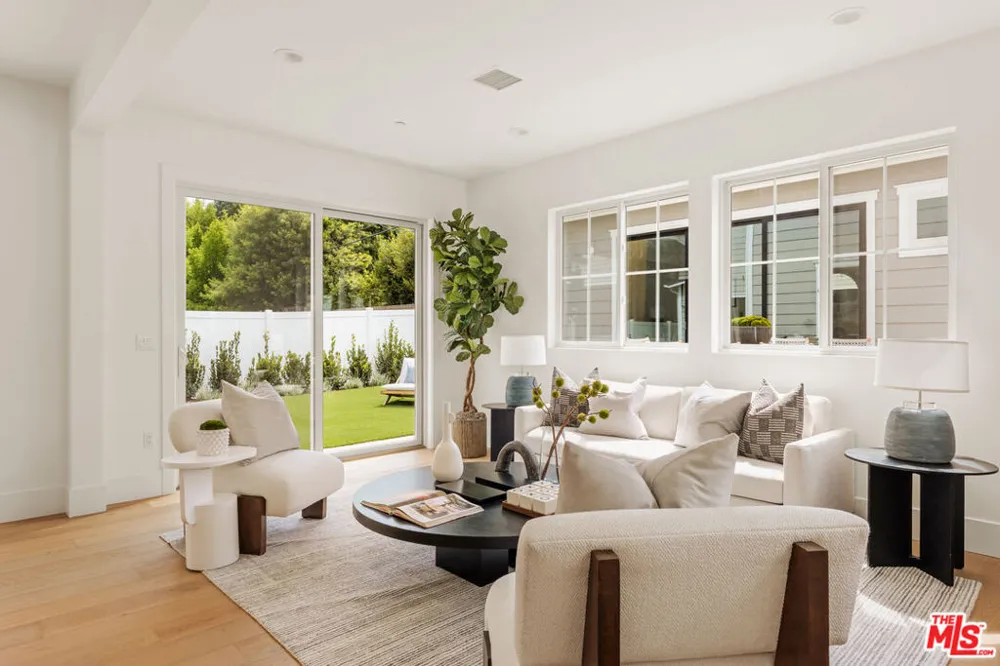 2803 Cardiff Avenue Los Angeles, CA 90034