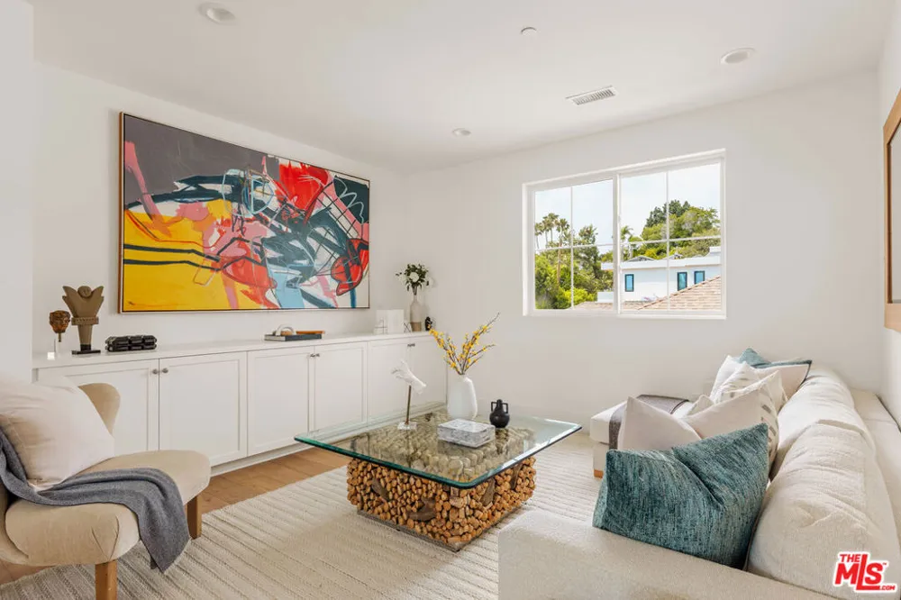 2803 Cardiff Avenue Los Angeles, CA 90034