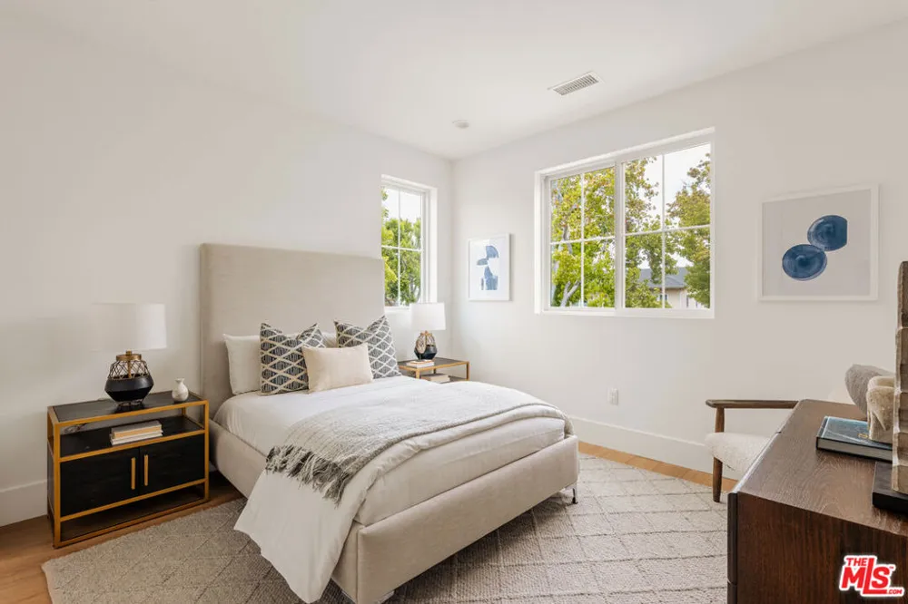 2803 Cardiff Avenue Los Angeles, CA 90034