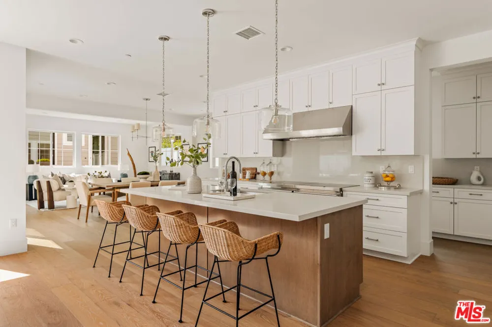 2803 Cardiff Avenue Los Angeles, CA 90034