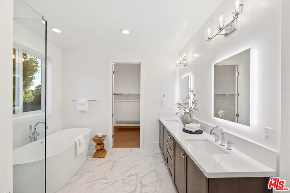 4328 Wilkinson Avenue Studio City, CA 91604