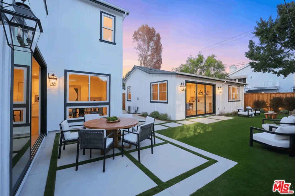 4328 Wilkinson Avenue Studio City, CA 91604