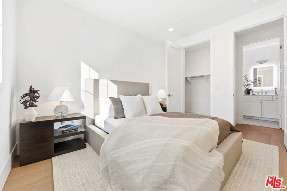 4328 Wilkinson Avenue Studio City, CA 91604