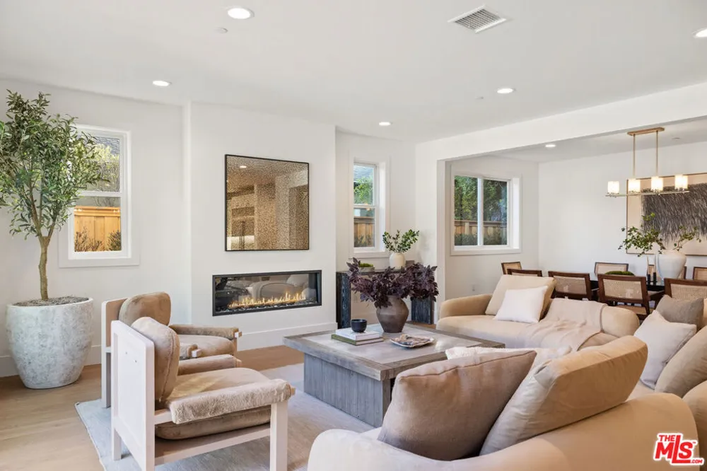 4328 Wilkinson Avenue Studio City, CA 91604