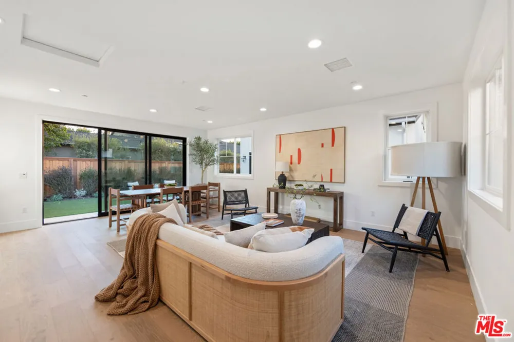4328 Wilkinson Avenue Studio City, CA 91604
