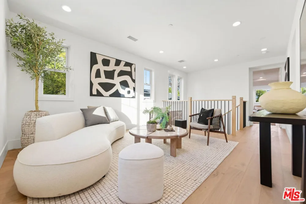 4328 Wilkinson Avenue Studio City, CA 91604