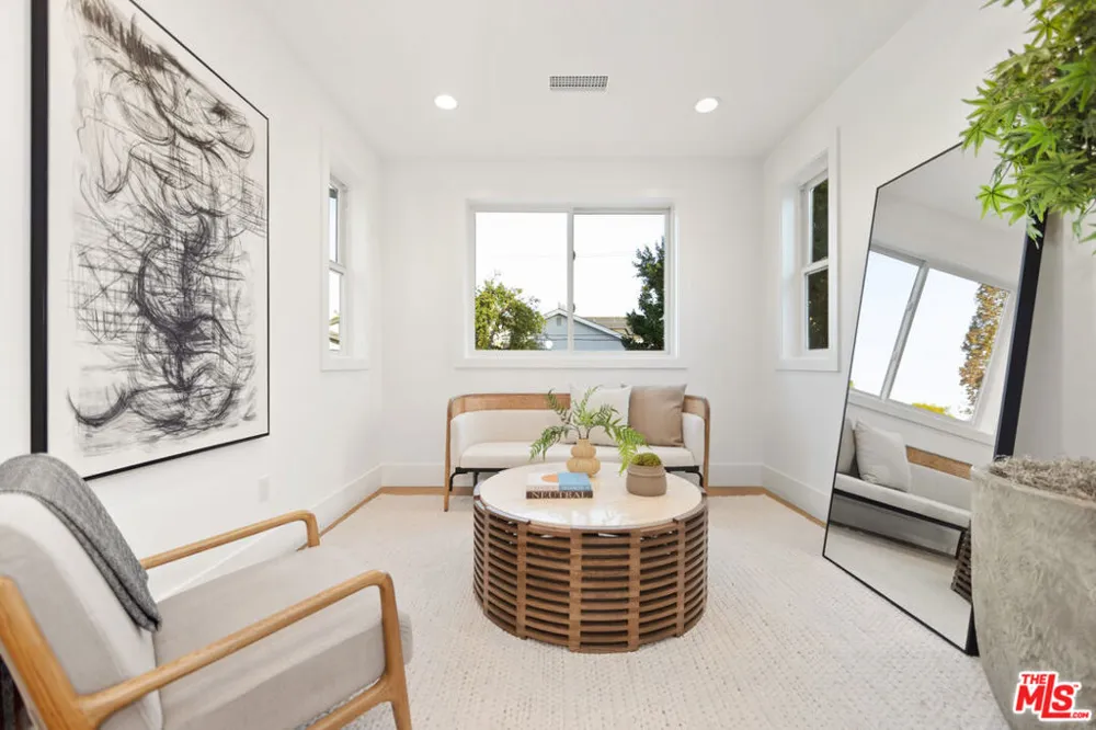 4328 Wilkinson Avenue Studio City, CA 91604