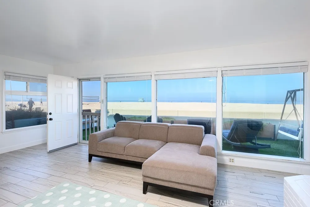 528 The Strand Hermosa Beach, CA 90254