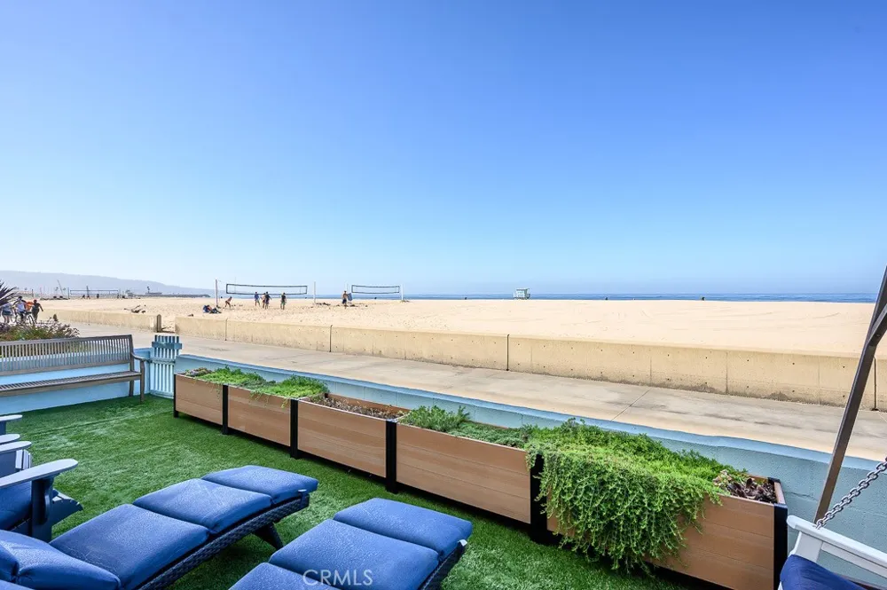 528 The Strand Hermosa Beach, CA 90254