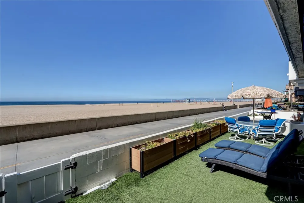 528 The Strand Hermosa Beach, CA 90254