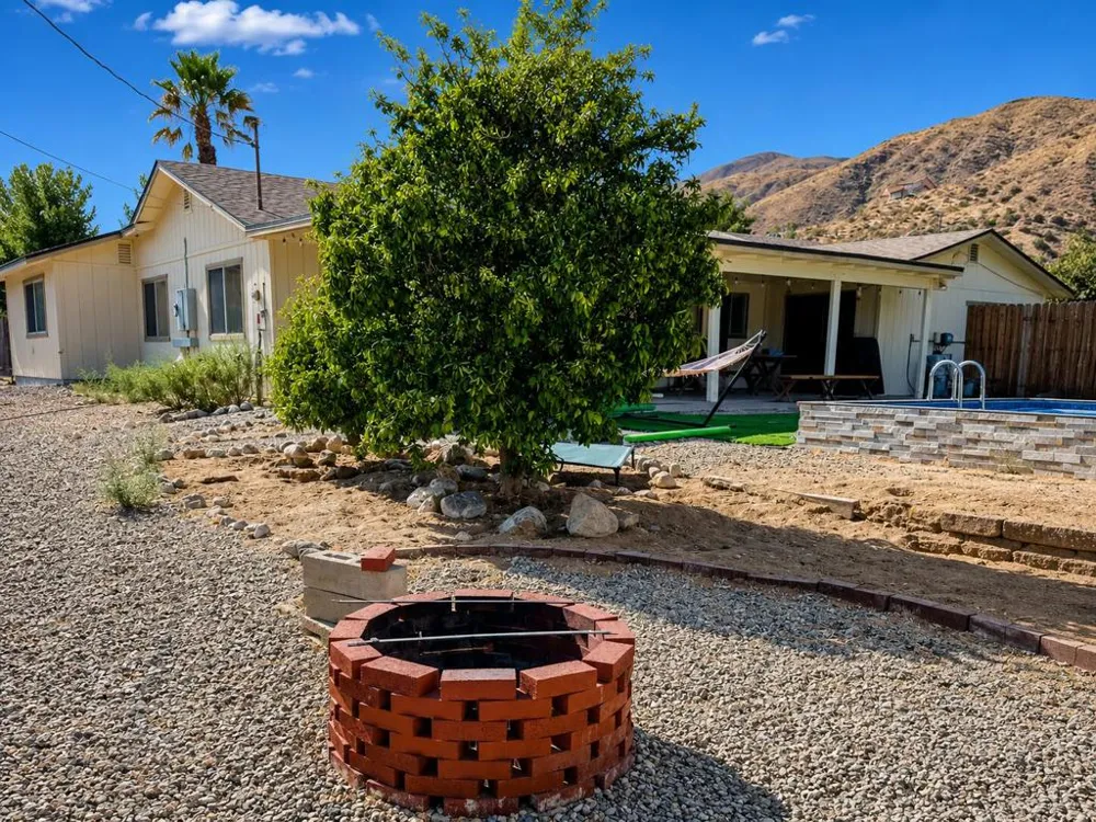 11393 Artesia Way Morongo Valley, CA 92256