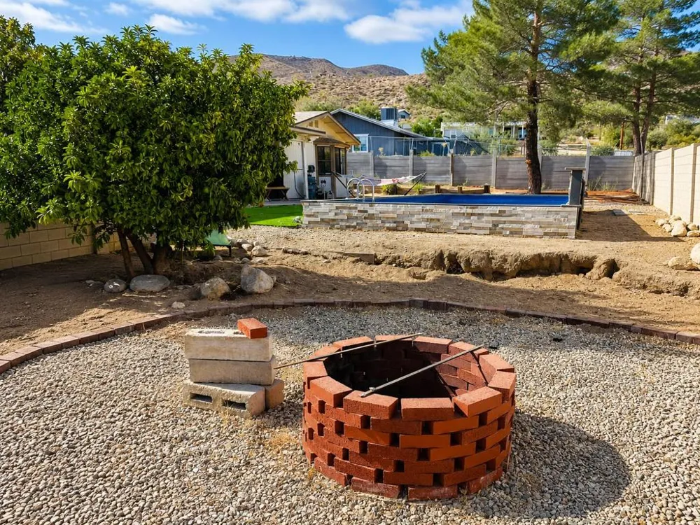 11393 Artesia Way Morongo Valley, CA 92256