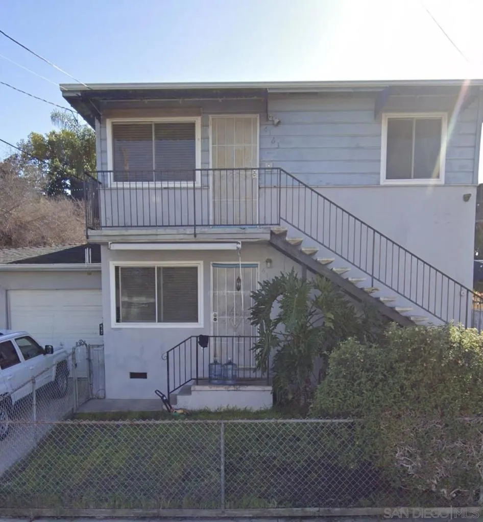 6161 Horton Dr. La Mesa, CA 91942