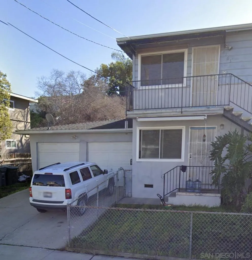 6161 Horton Dr. La Mesa, CA 91942